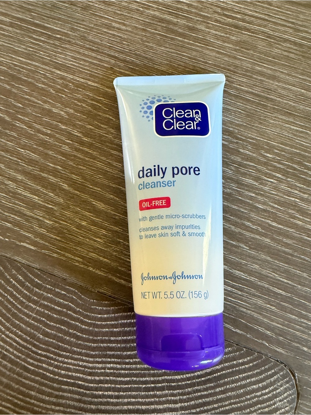 NWT Daily Pore Cleanser oil free with gentle micro-scrubbers